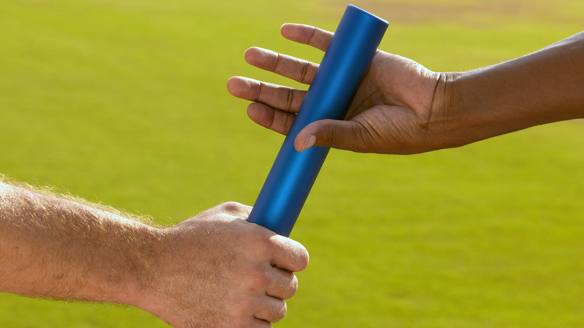 开云官方-_赛场上的温情：运动员相互鼓励、携手奋战_，运动员鼓励的话语