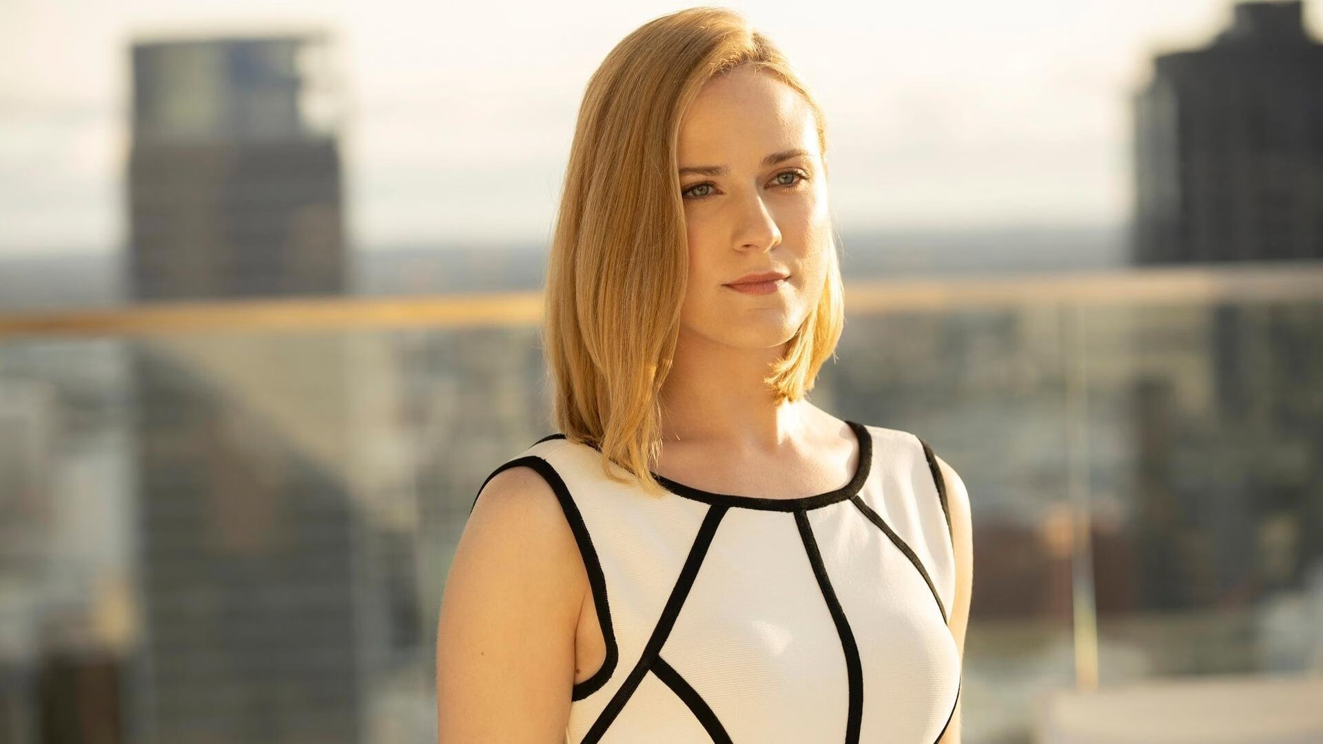 开云中国大陆-女足比赛中，中国队展现出统一配合，中国女足同组